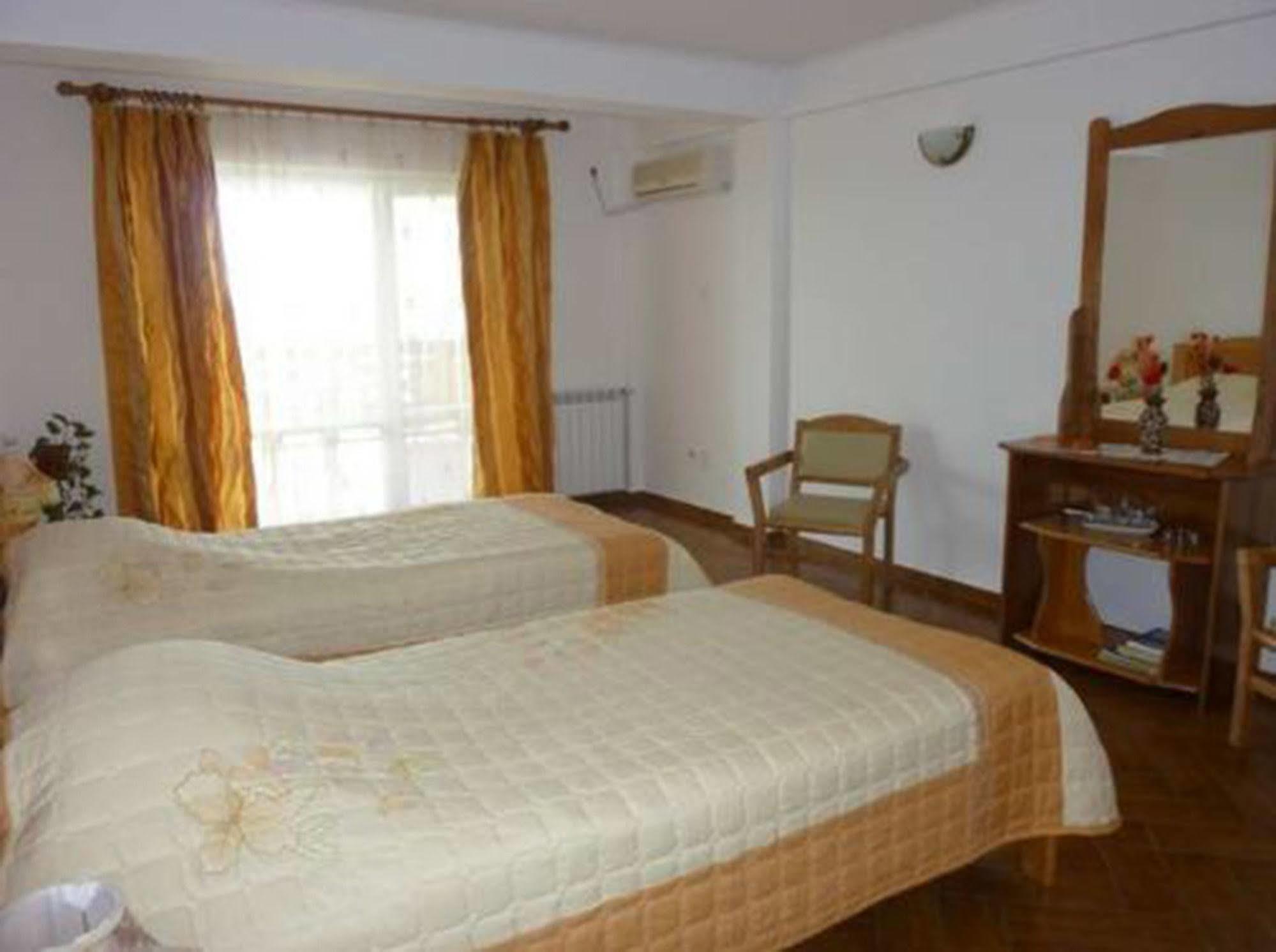 Hotel Wels Băltenii de Sus エクステリア 写真